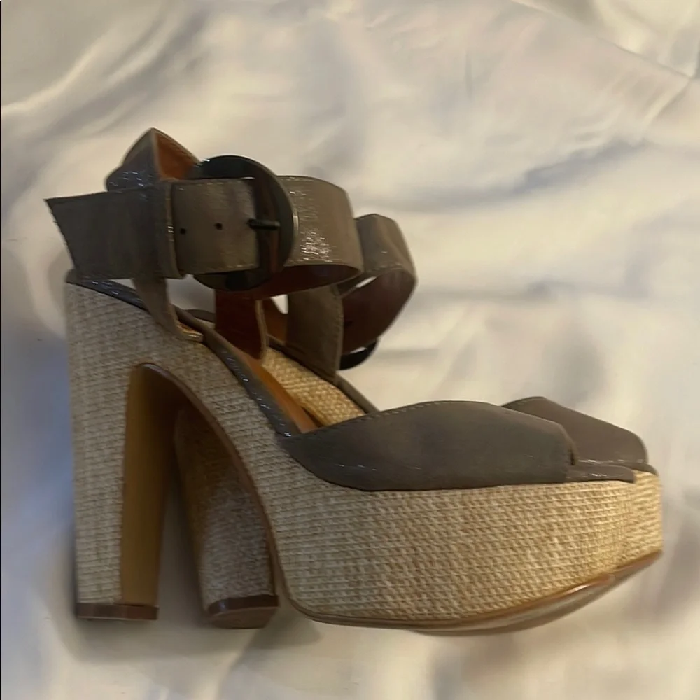 Bakers Gray Platform Heels‎ Excellent Condition